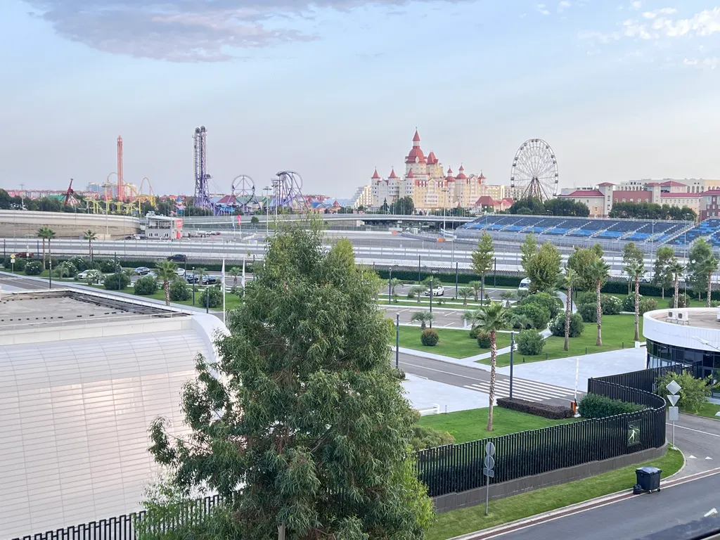 Стильный двухуровневый апартамент