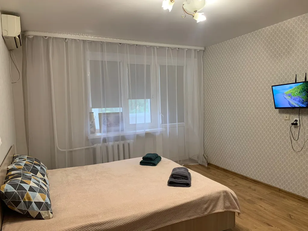 Квартира Уютная и просторная квартира в доме с развитой инфраструктурой — Элиста