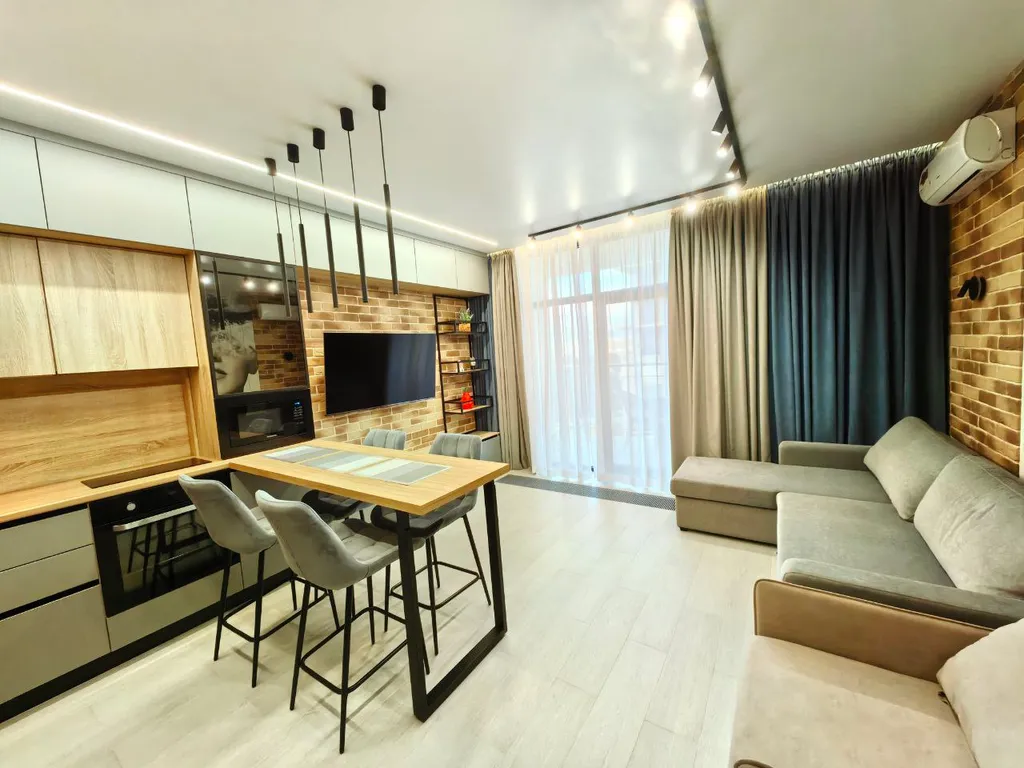 Квартира Дизайнерская студия с видом на море — аренда посуточно в Алушта