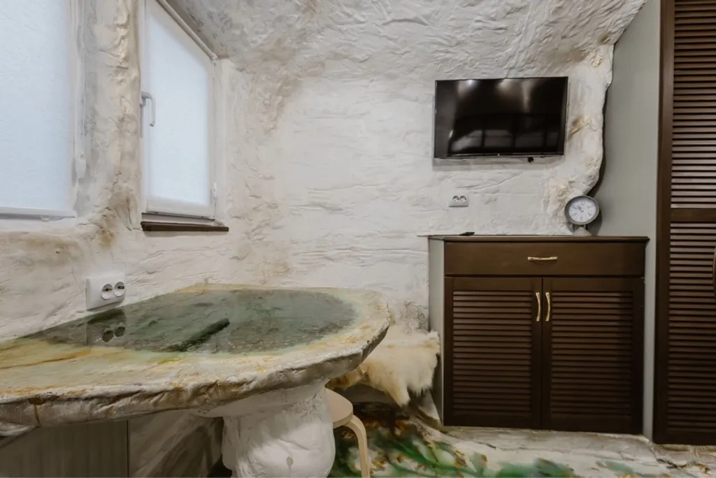 Студия № 6 Пещepа