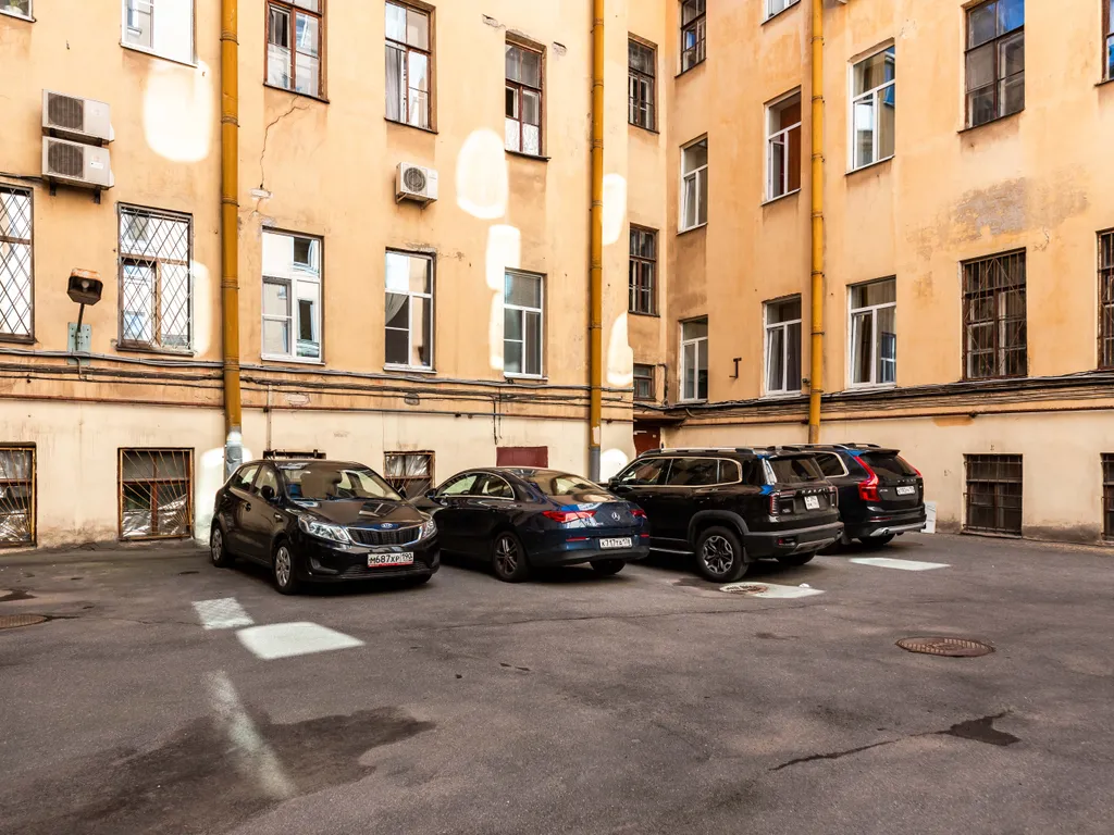 Квартира Трёхкомнатная квартира в двух минутах ходьбы от Иcаакиевcкогo coбоpa — Санкт-Петербург