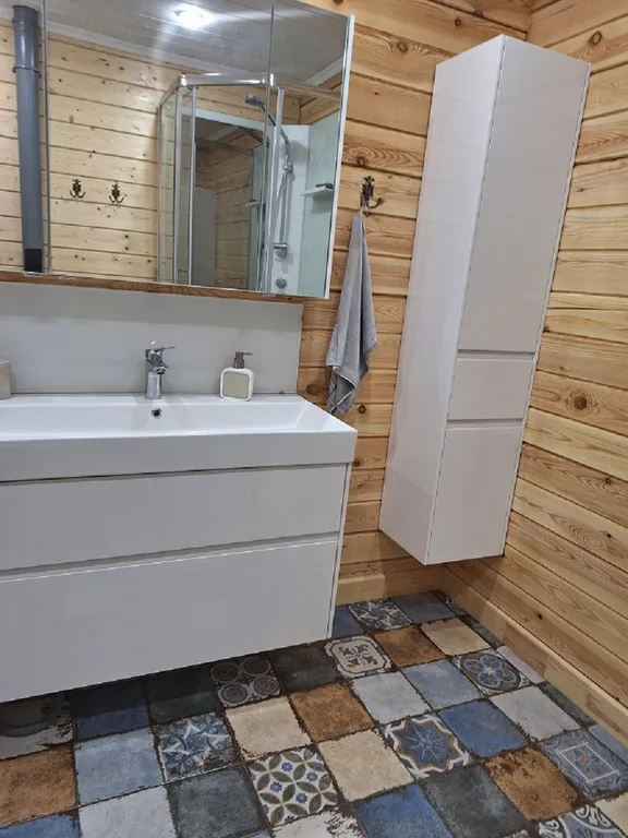 Коттедж на берегу реки в Рощино