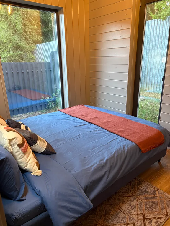 Коттедж Комфортный коттедж с сауной и купелью — Бугры