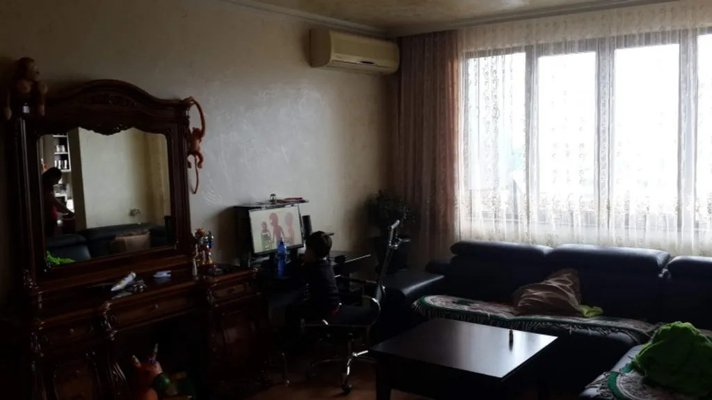 Квартира 3-комнатная Квартира — Батуми