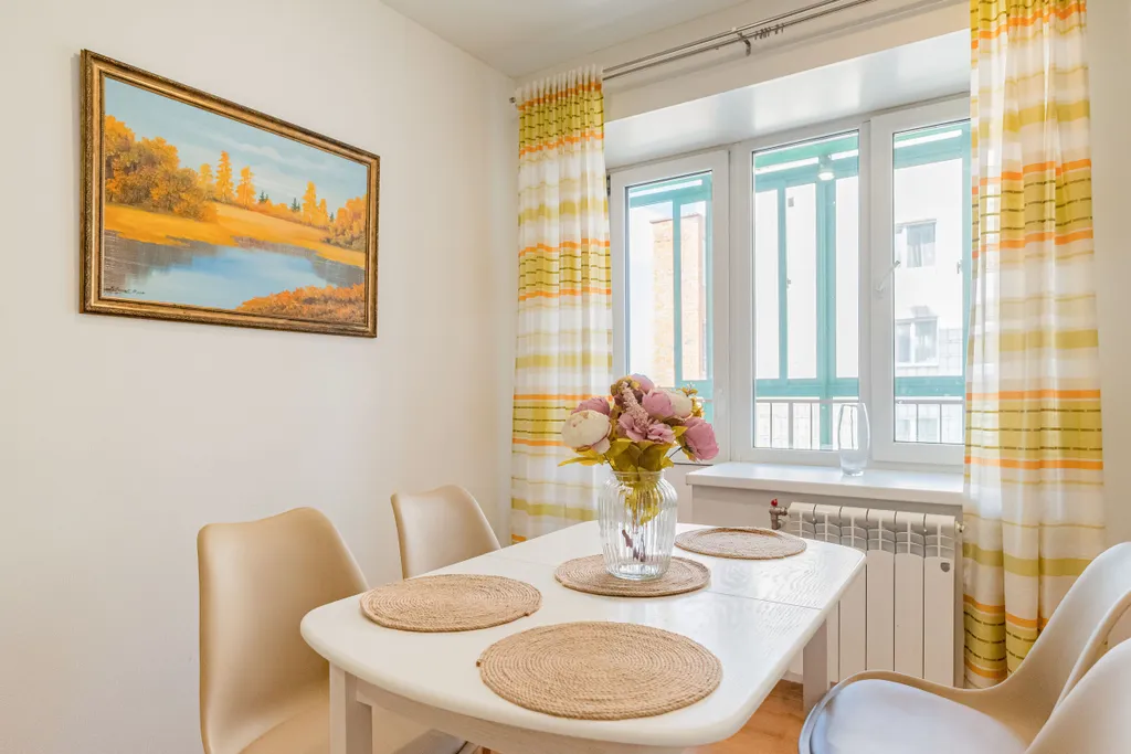 Комфортная двухкомнатная квартира у Лагерного сада