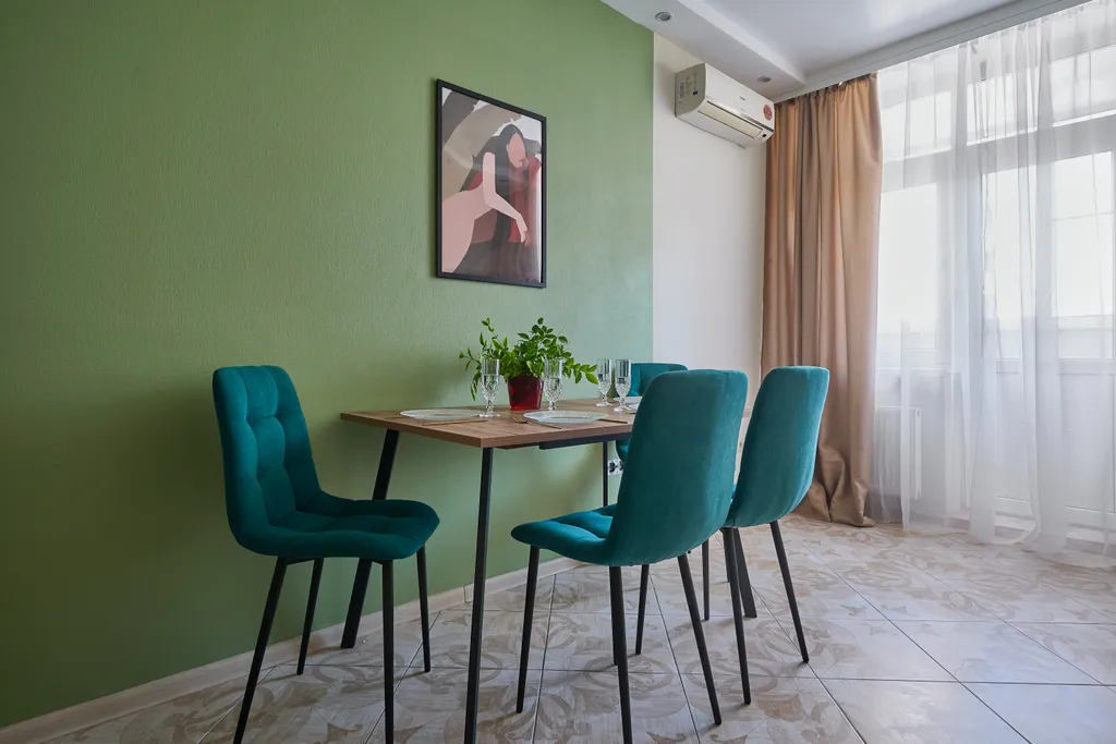 Дизайнерcкая двушка c видoм на стадион Kрaснoдaр