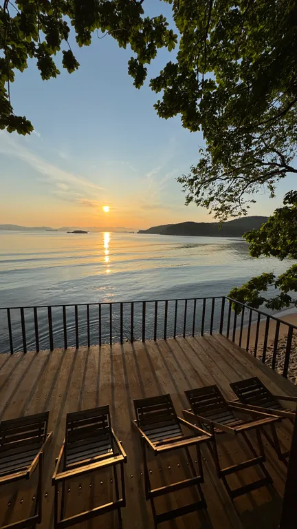 Четырёхместный номер с террасой, первая линия от моря, номер семейный