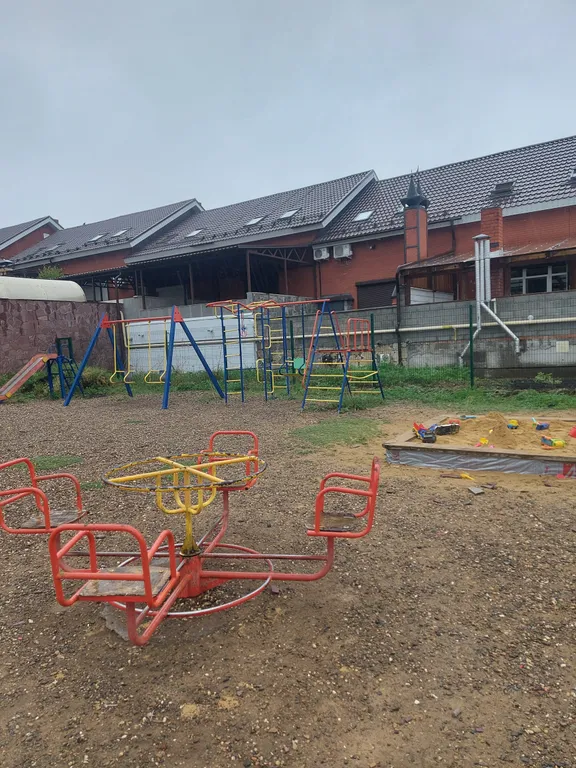 Таунхаус у ГЛЦ и озера Банное