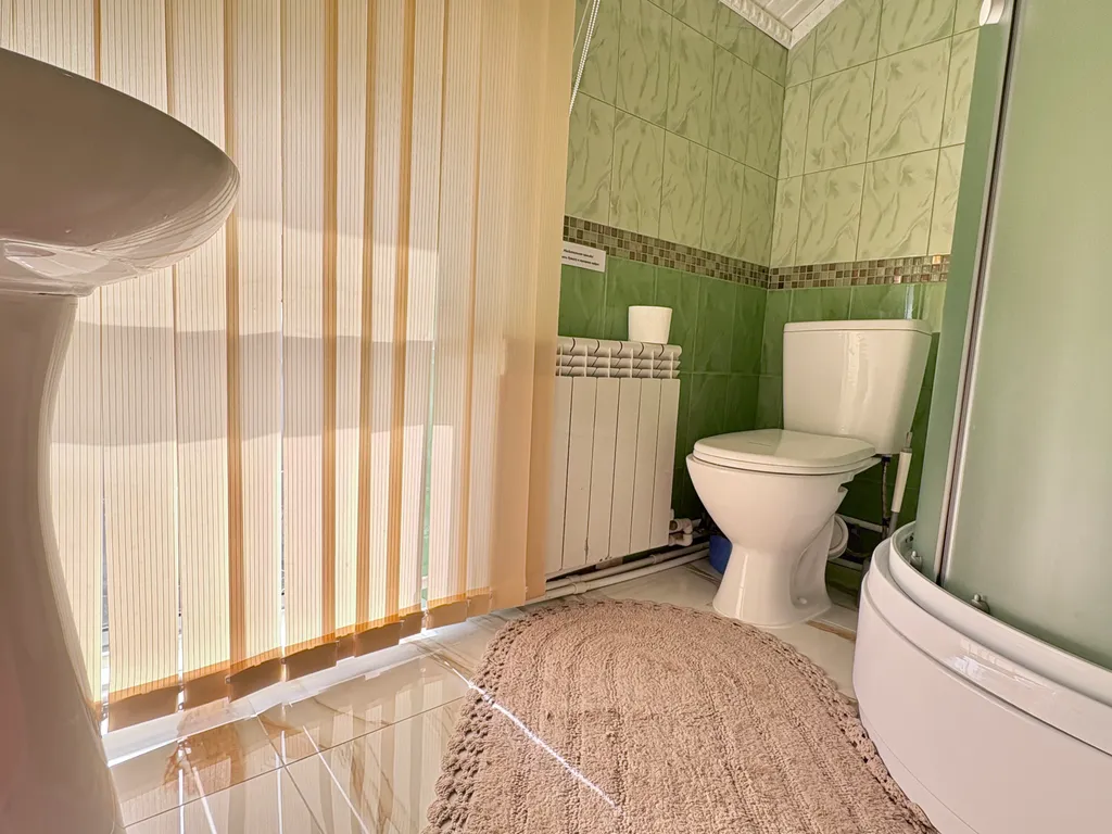 Двухклмнаиный пятиместный номер 100 метров до моря со своей кухней