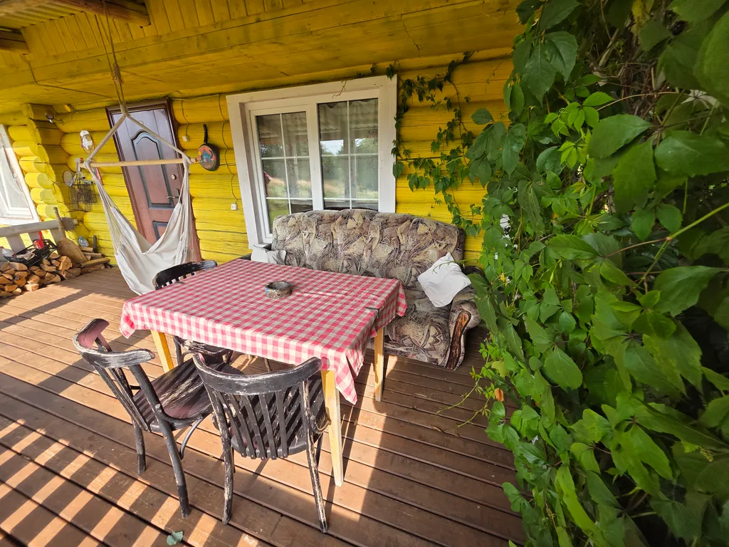 Милый дом на берегу озера