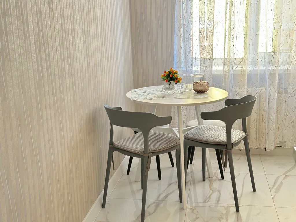 Квартира рядом с Лопатинским садом и крепостной стеной