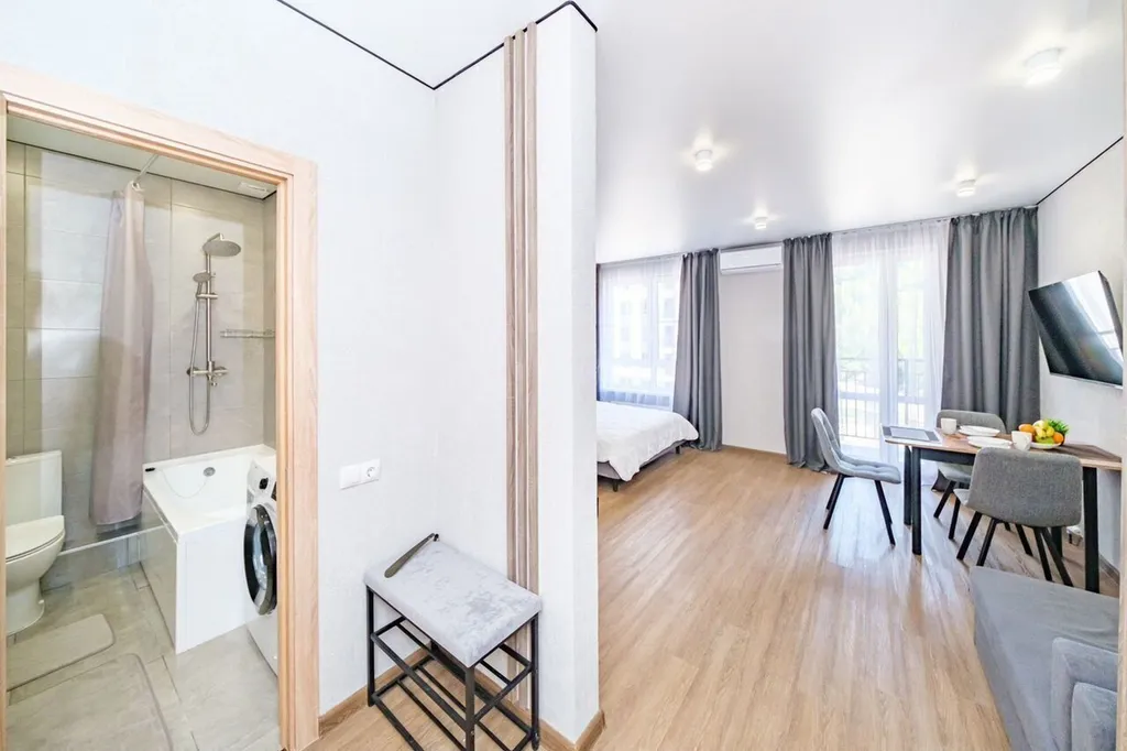 Стильная новая студия с видом на лес