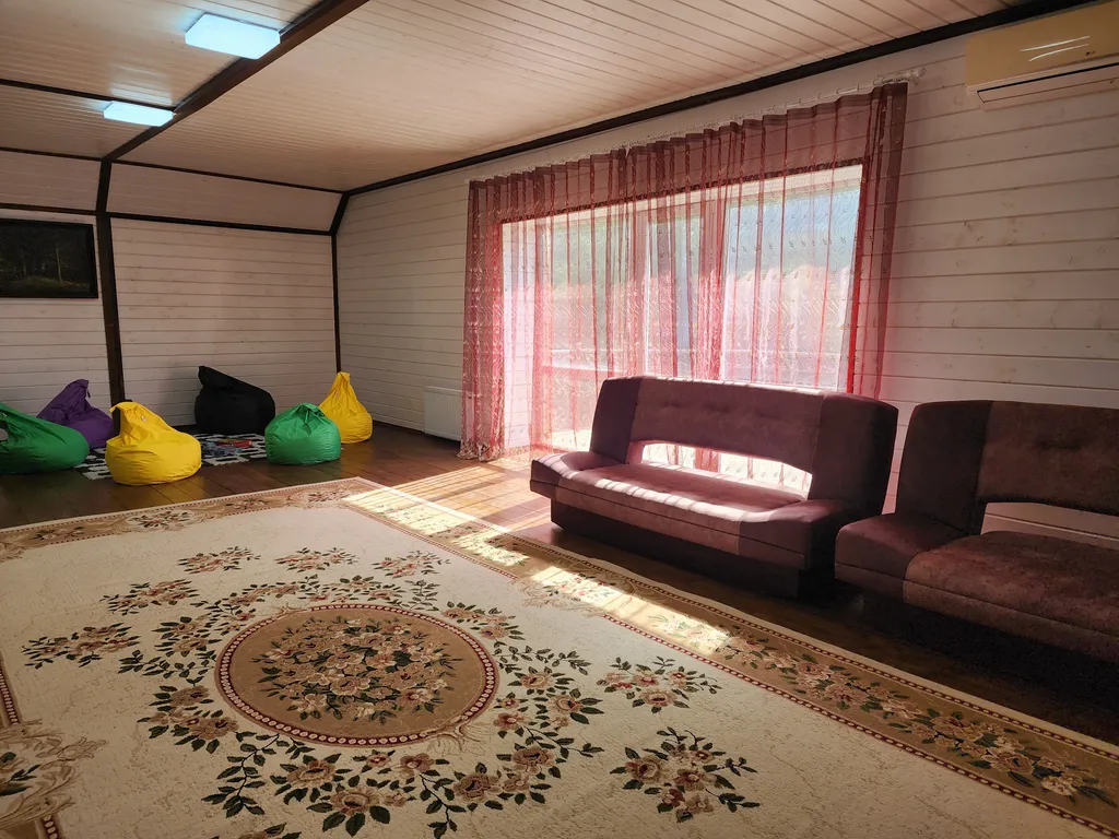 Уютный дом для большой компании