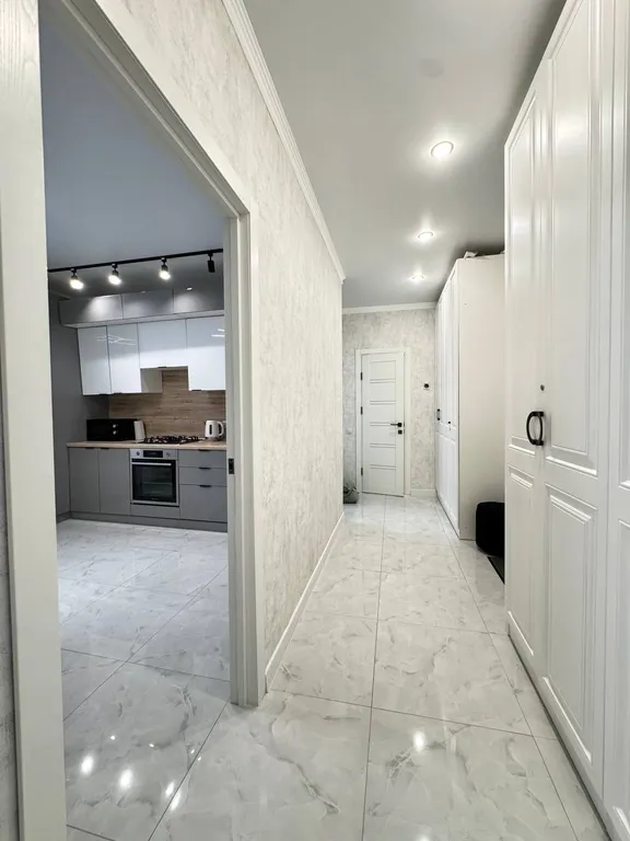 Просторная двушка рядом с фонтаном