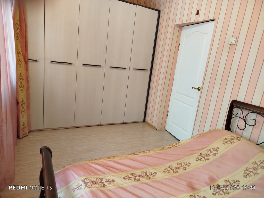 300 метров от центра двухкомнатная квартира с отдельным входом