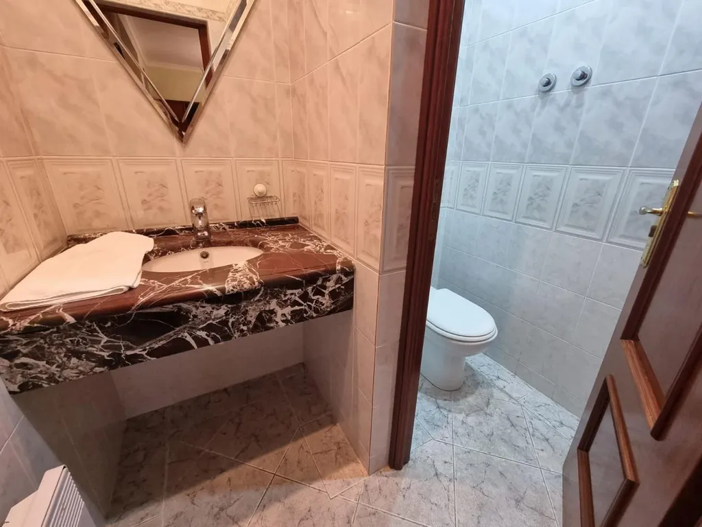 Вилла с бассейном и видом на море