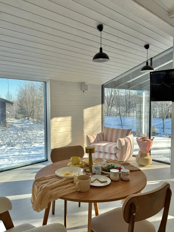 Уютный дом с видом на лес