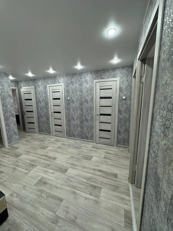 3-х комнатная квартира в центре Айхала