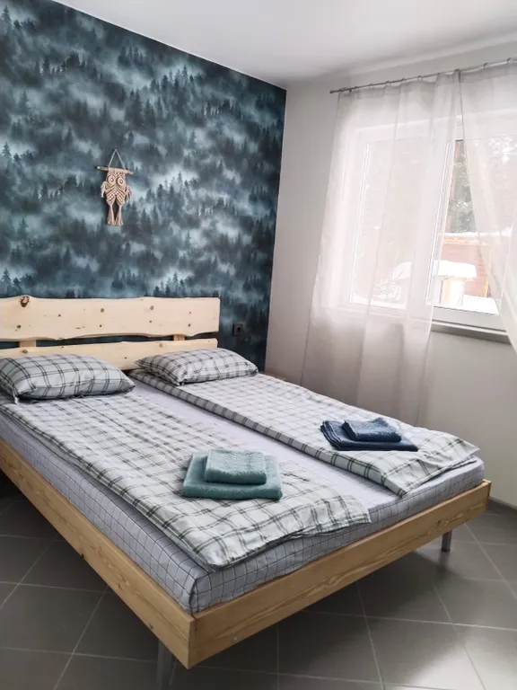 Уютный дом с панорамными окнами в пол