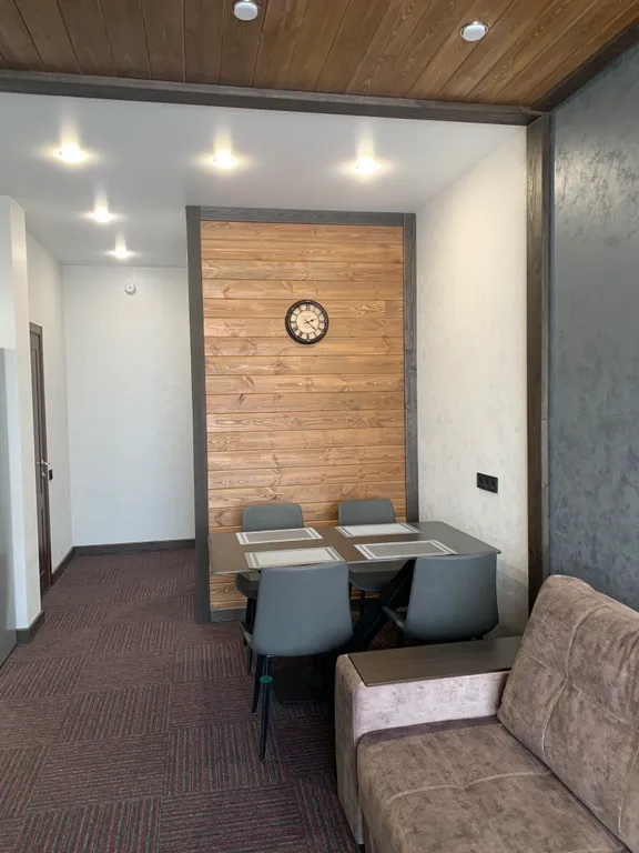 Семейный апартамент у озера на горнолыжном курорте Солнечная Долина