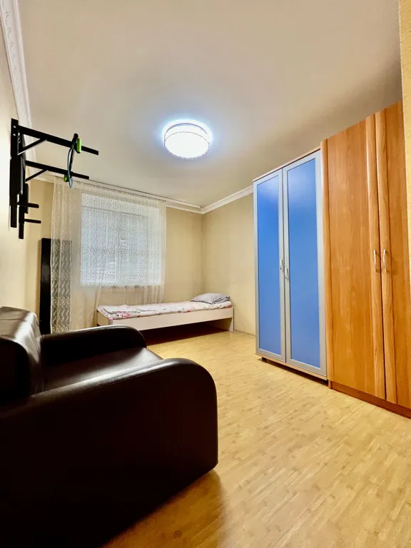 Трехкомнатная квартира в районе ТРК Столица