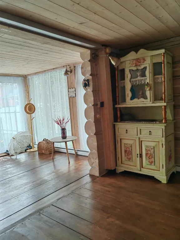 Дом с видом на церковь