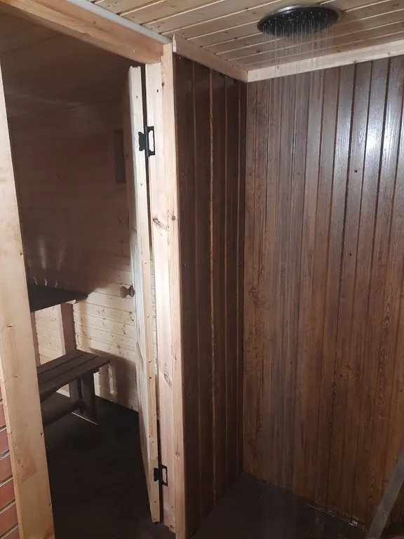 Коттедж Домик с сауной и купелью у леса — Деревянное