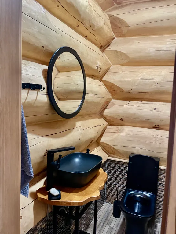 Загородный треугольный дом, с баней и чаном