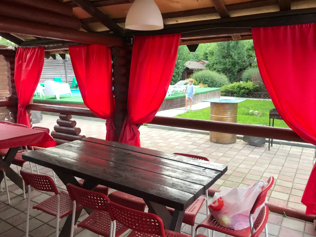 Котедж с баней и бассейном