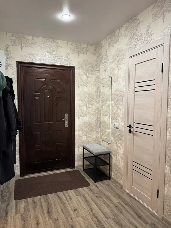 Уютная однушка с новым ремонтом на Клыкова с современной мебелью