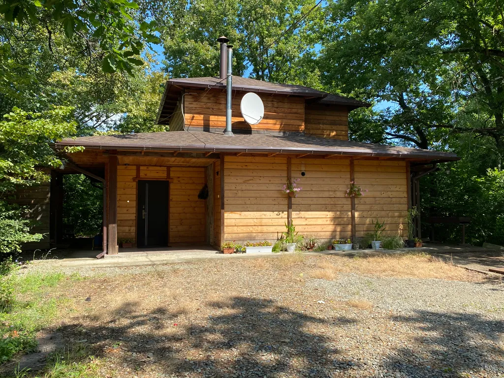 Коттедж 4-комнатный Дом — аренда посуточно в Майкоп