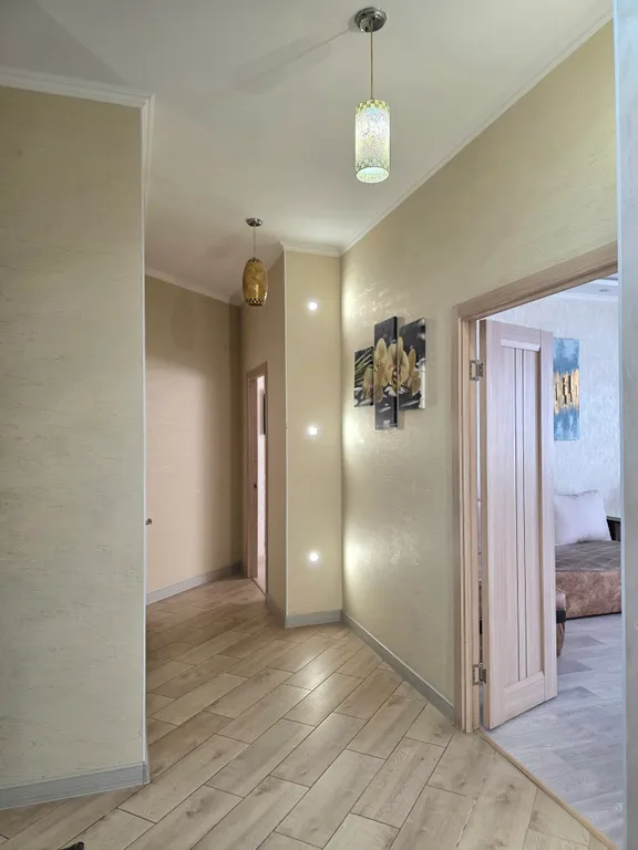 Современная в новом ЖК с водой