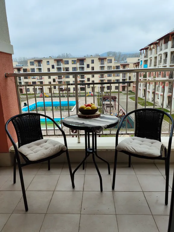 Уютная квартира в предгорье - окна на бассейн