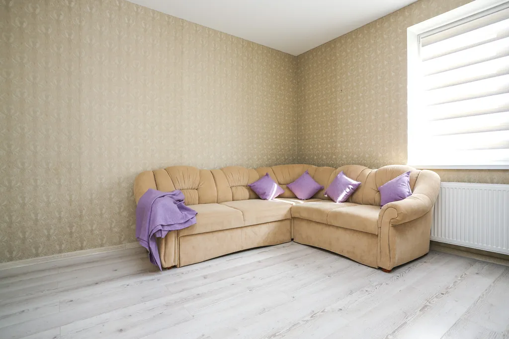 Светлая двухкомнатная квартира в тихом зелёном районе