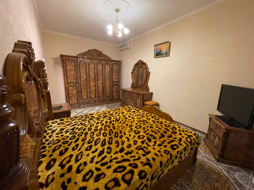 Шикарный коттедж с бассейном