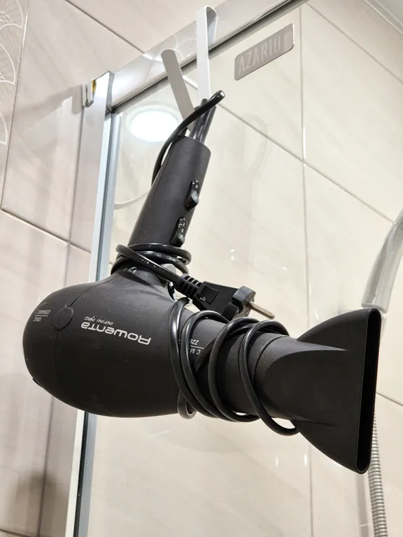 Потрясающая квартира с двумя балконами и видом на реку, лес и горы