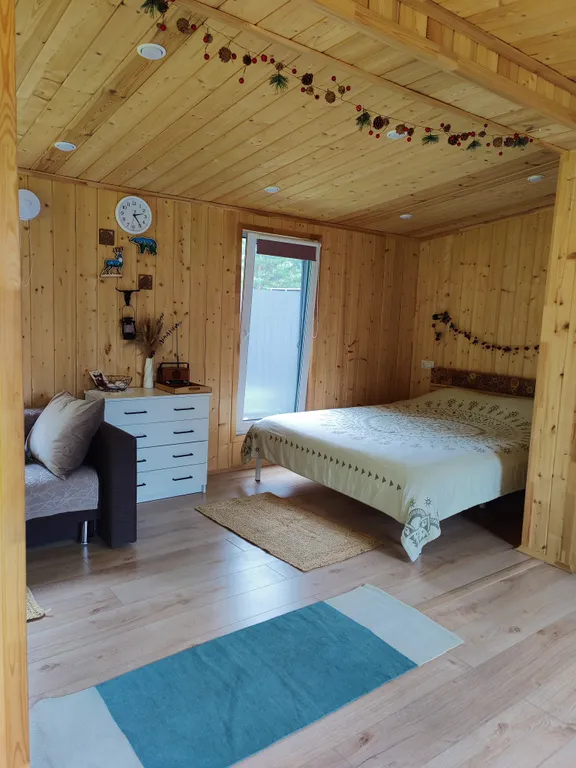 Домик с баней в лесу