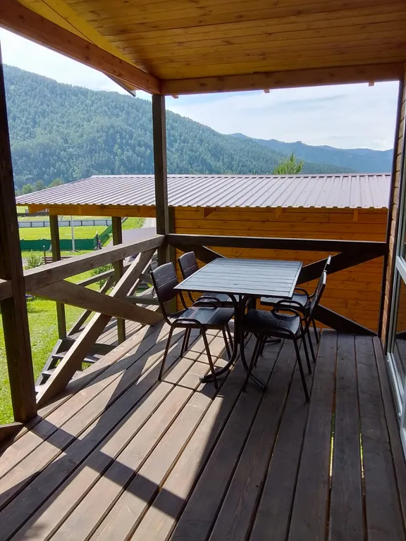 Уютный дом с видом на горы