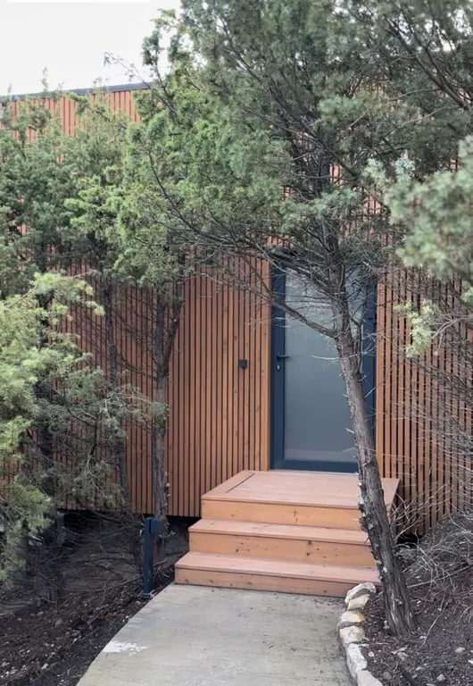 Коттедж Сосновый с джакузи на террасе