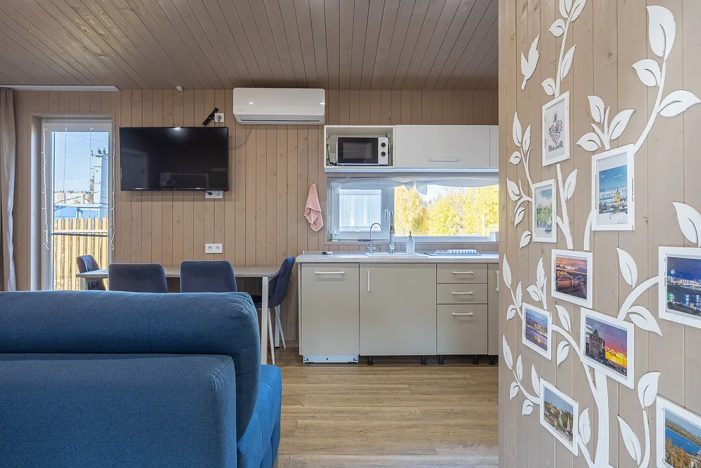 Коттедж Уютный новый домик в городе с горячей купелью — Новопокровское