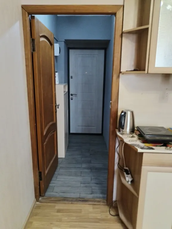 Уютная жилая комната в жилом помещении с видом на город, в центре ЗЖМ