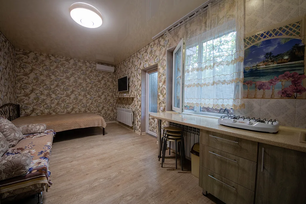 Уютный дом 2 этажа в центре Феодосии