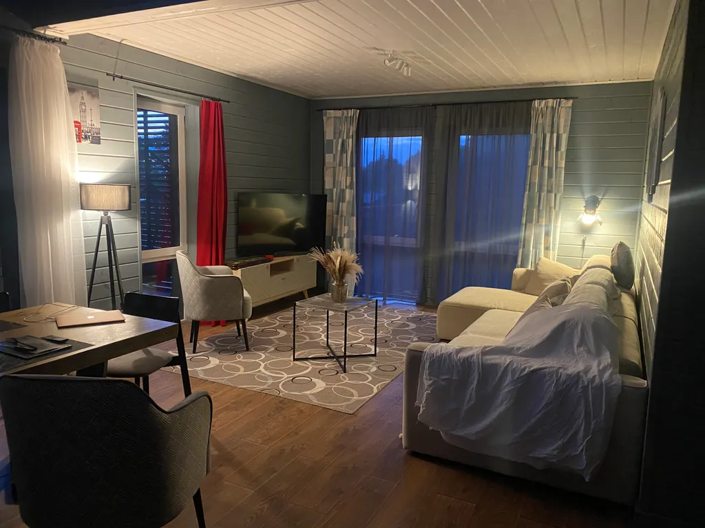 Дом с баней и Сибирским чаном у леса и озера