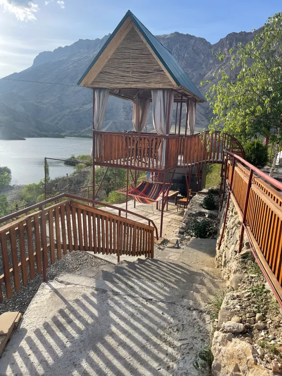 Уютные домики с видом на водохранилище