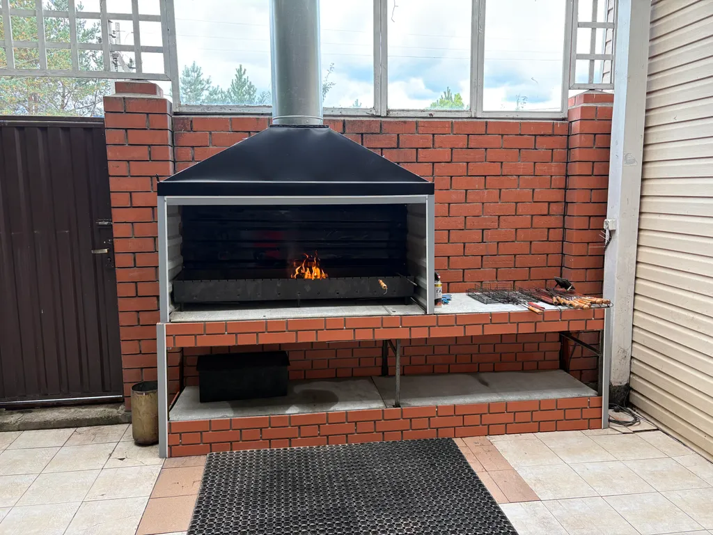 Дом с бассейном