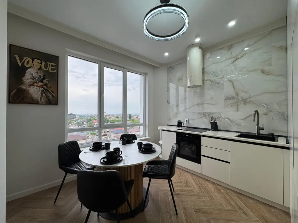 Двухкомнатный апартамент в стиле Неоклассика в центре Нальчика