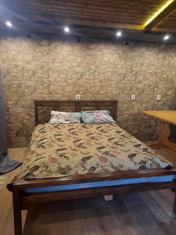 Уютный домик в тихом месте на берегу моря