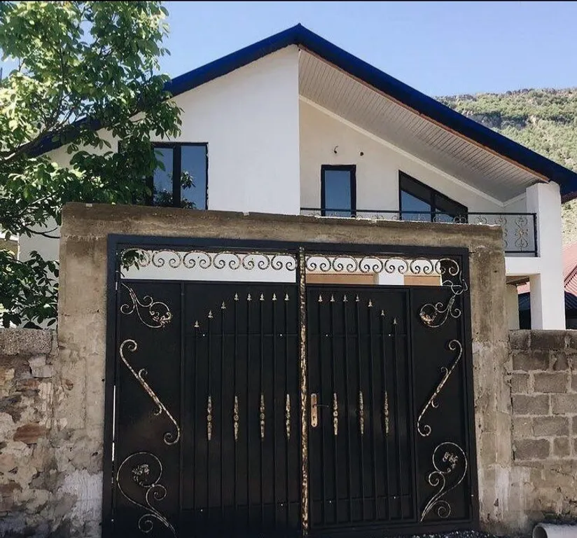 Большой уютный дом с видом на горы