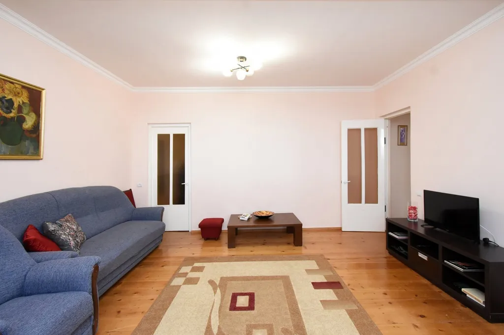 Апартаменты с панорамным видом центра Еревана и горы Арарат