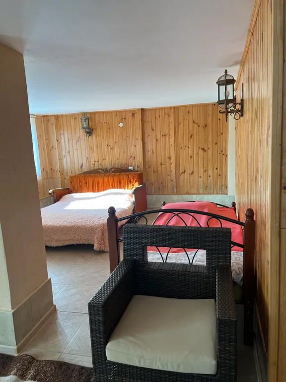 Первый этаж частного дома в центре